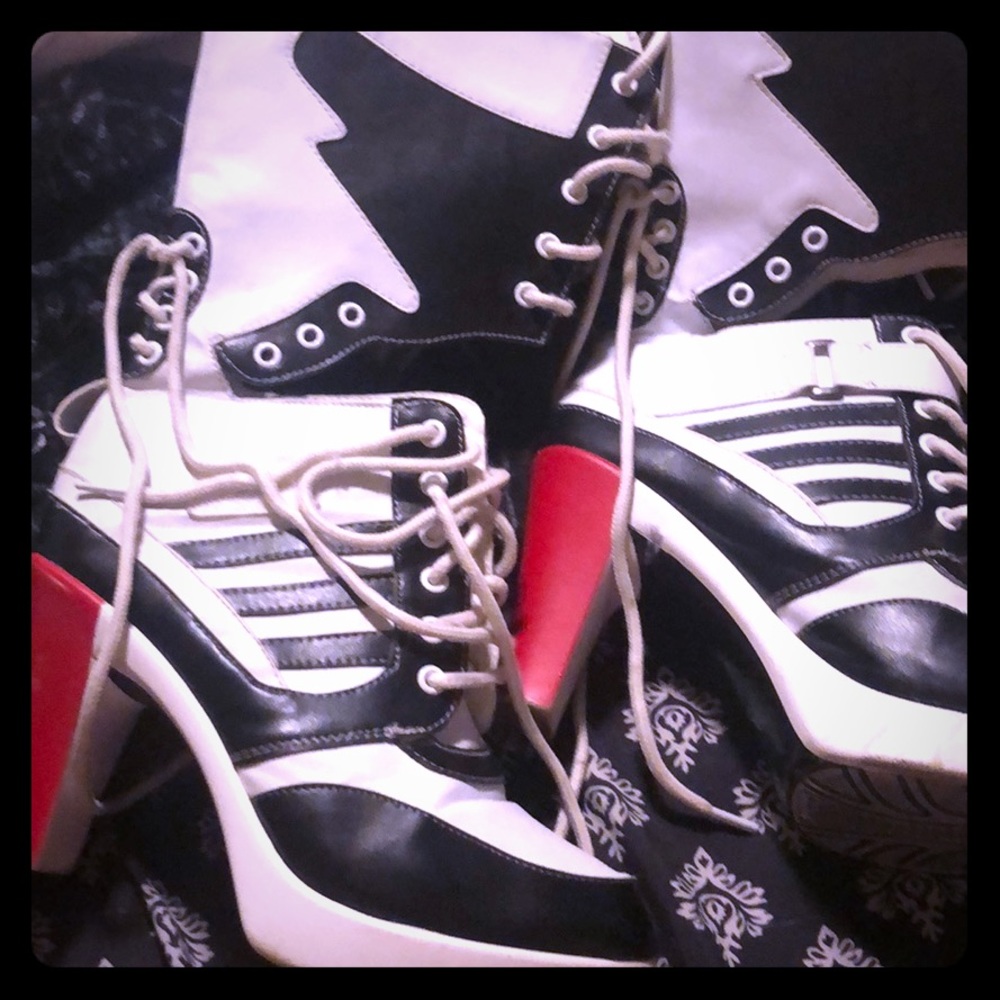 Harley Quinn boots